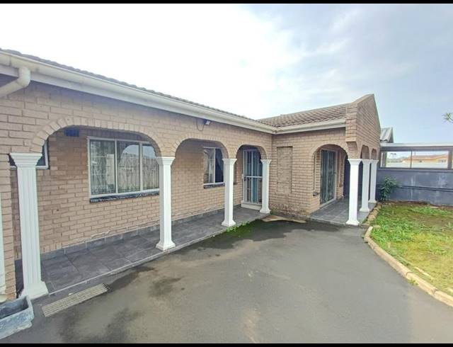 4 BEDROOM HOUSE FOR SALE IN STONEBRIDGE